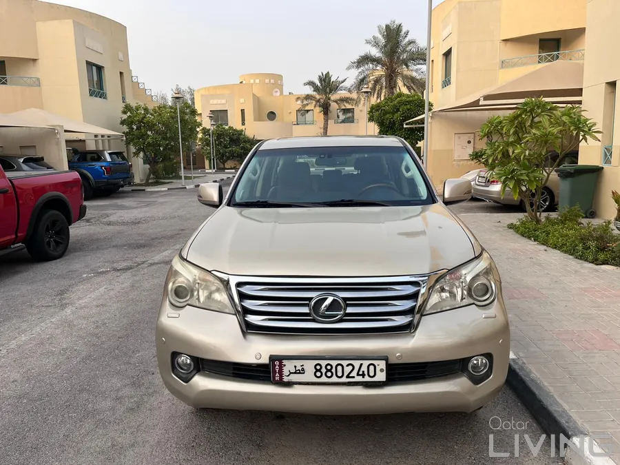Lexus GX460 - New infotainment and upholstered dashboard
